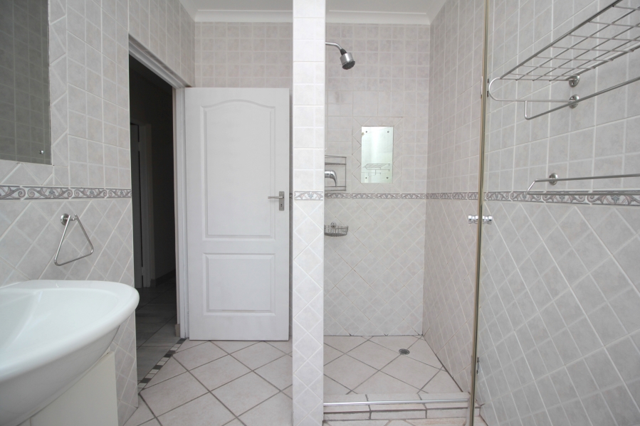 3 Bedroom Property for Sale in Menkenkop Western Cape